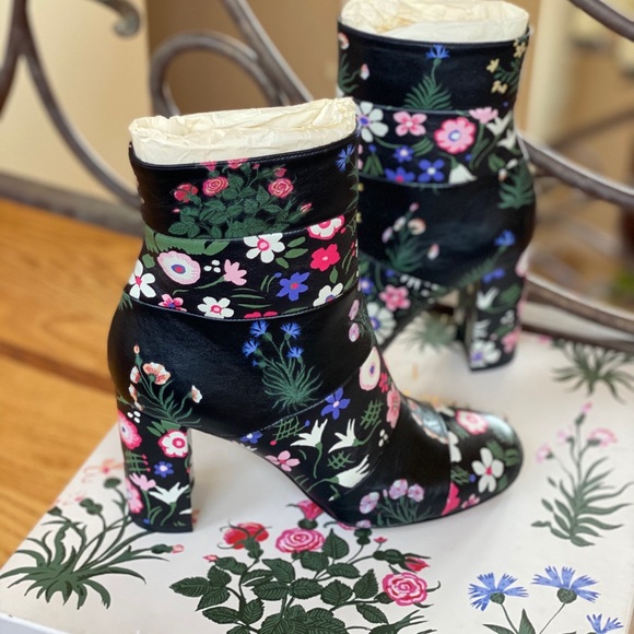 Valentino Garavani Floral Painted Ankle Heel Boots - Picture 5 of 8